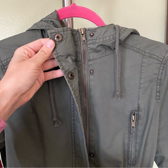 New Green Spring/Fall Jacket - Picture 4 of 7